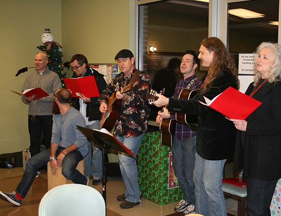 Saxony Coordinates Special Christmas Program for Families at Alternatives Inc.