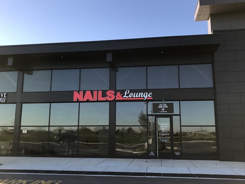 Nails & Lounge